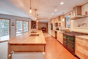 White Mountain Escape w/ Separate In-law Suite!