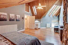 White Mountain Escape w/ Separate In-law Suite!