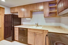 White Mountain Escape w/ Separate In-law Suite!