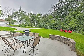 Updated Twin Lakes Cottage, Walk to Lake Mary