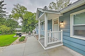 Updated Twin Lakes Cottage, Walk to Lake Mary
