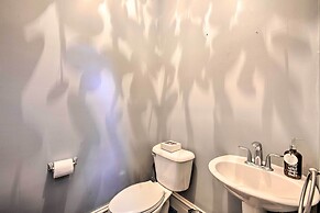 1 Mi to Dtwn: Historic Harrisburg Home