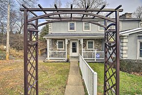 Beckley Studio w/ Hot Tub, 4 Mi to WVU Tech!