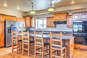 Rustic Bryce Canyon Home w/ Deck on Sevier River!