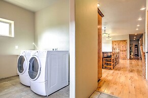 Rustic Bryce Canyon Home w/ Deck on Sevier River!