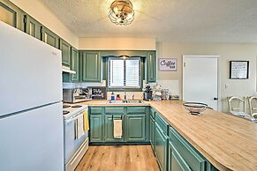 Golf, Ski + Fish: Cabin w/ Deck in Tobyhanna!