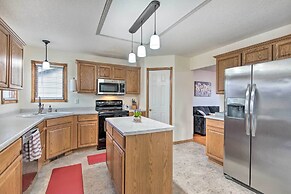 Altoona Home 11 Mi to Downtown Des Moines