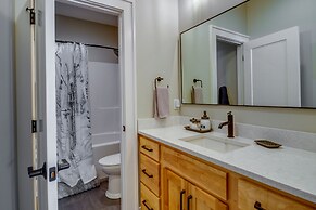 Stylish Montana Vacation Rental w/ Private Hot Tub