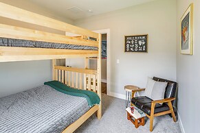 Stylish Montana Vacation Rental w/ Private Hot Tub