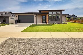 Stylish Montana Vacation Rental w/ Private Hot Tub