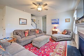 Riverside House w/ Kayaks, Piano & Fireplace