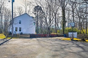 Riverside House w/ Kayaks, Piano & Fireplace