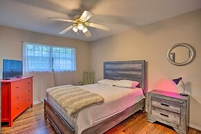 8 Mi to Lake Ray Hubbard: Creekside Garland Home