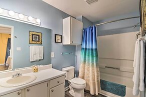Bright Gulf Shores Condo w/ Pool: 5 Mi to Beach!
