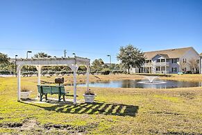 Bright Gulf Shores Condo w/ Pool: 5 Mi to Beach!