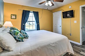 Bright Gulf Shores Condo w/ Pool: 5 Mi to Beach!