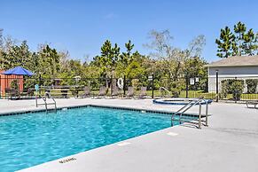 Bright Gulf Shores Condo w/ Pool: 5 Mi to Beach!