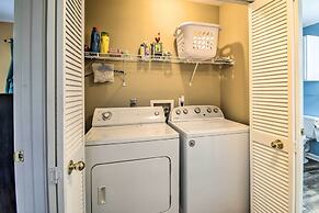 Bright Gulf Shores Condo w/ Pool: 5 Mi to Beach!