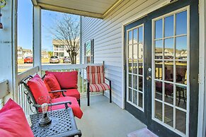 Bright Gulf Shores Condo w/ Pool: 5 Mi to Beach!