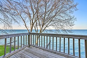 Lakefront Lexington Escape: Steps to Beach!