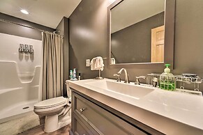 Lakefront Lexington Escape: Steps to Beach!