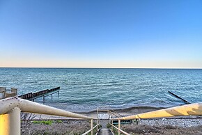 Lakefront Lexington Escape: Steps to Beach!