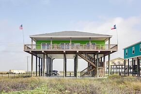 Gilchrist 'EZ Street Beach House' w/ Gulf Access!