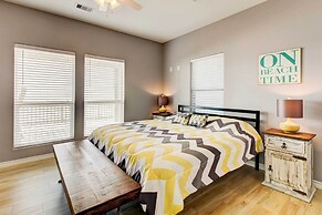 Gilchrist 'EZ Street Beach House' w/ Gulf Access!