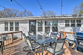 'the Retreat on Reno' Home w/ Hot Tub + Deck!