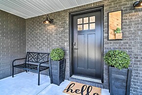 'the Retreat on Reno' Home w/ Hot Tub + Deck!