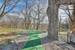 'the Retreat on Reno' Home w/ Hot Tub + Deck!