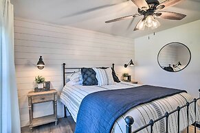 'the Retreat on Reno' Home w/ Hot Tub + Deck!