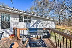 'the Retreat on Reno' Home w/ Hot Tub + Deck!