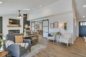 'the Retreat on Reno' Home w/ Hot Tub + Deck!