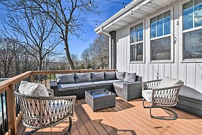 'the Retreat on Reno' Home w/ Hot Tub + Deck!