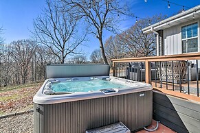 'the Retreat on Reno' Home w/ Hot Tub + Deck!