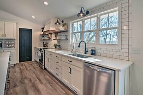 'the Retreat on Reno' Home w/ Hot Tub + Deck!