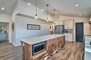 'the Retreat on Reno' Home w/ Hot Tub + Deck!