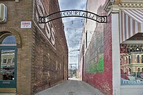 Chic Main Street Retreat < 7 Mi to KY Horse Park!