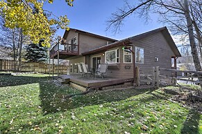 Cozy Carbondale Escape w/ Deck & Grill!