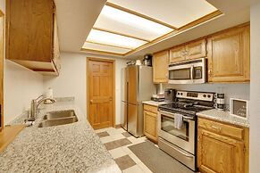 Ski-in/ski-out Brian Head Condo w/ Pool Access!