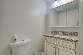 Spacious Triangle Townhome - Near Hiking & Golf!