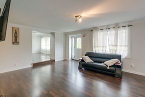 Spacious Triangle Townhome - Near Hiking & Golf!