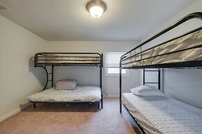 Spacious Triangle Townhome - Near Hiking & Golf!