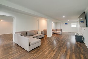 Spacious Triangle Townhome - Near Hiking & Golf!