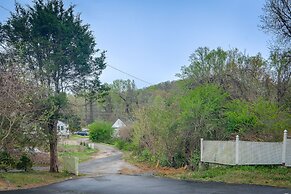 Spacious Triangle Townhome - Near Hiking & Golf!