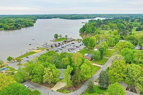 North Carolina Retreat - Deck, Grills & Lake Views