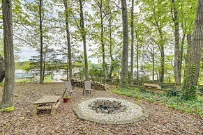 North Carolina Retreat - Deck, Grills & Lake Views