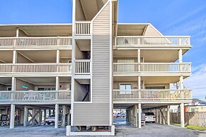 Ocean-view Condo w/ Deck, Steps to Carolina Beach!