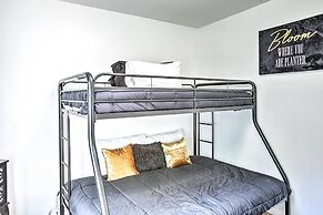 Charming Springfield Escape w/ Furnished Deck
